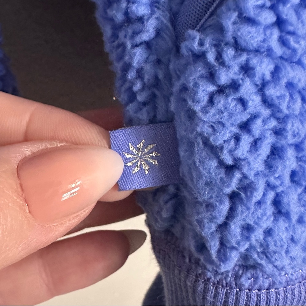 Athleta Girl Cozy Blue Faux Sherpa Girls Hoodie with Pockets size XL - Picture 2 of 6